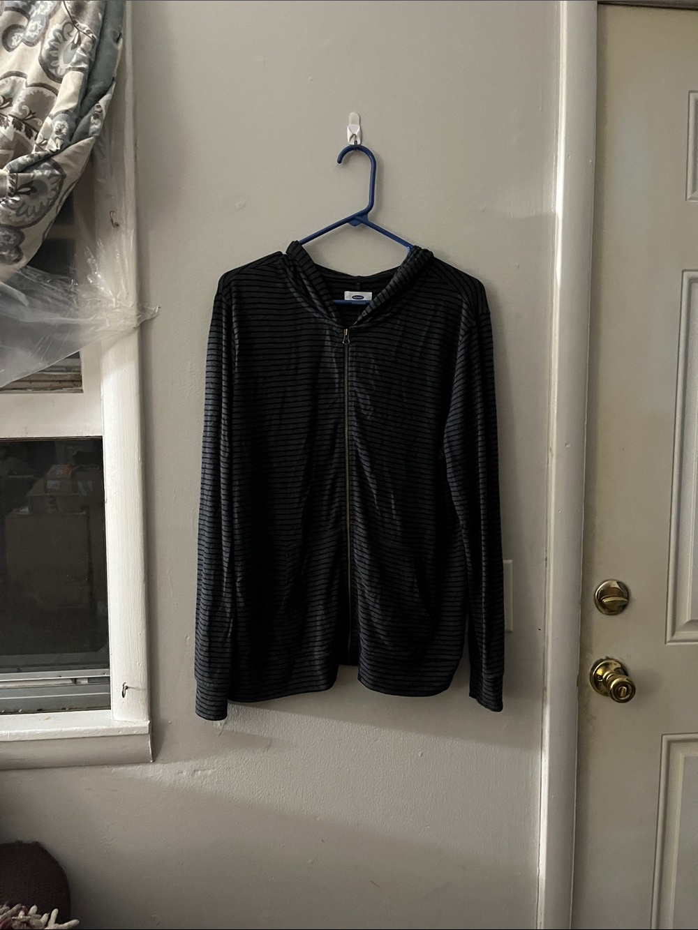 Old Navy Men's Black Hooded Zip-Up Sweater